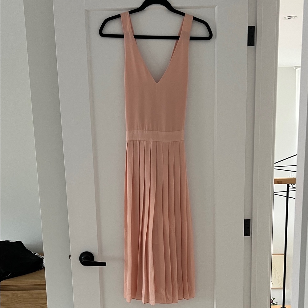 Elegant Pink Sleeveless Dress